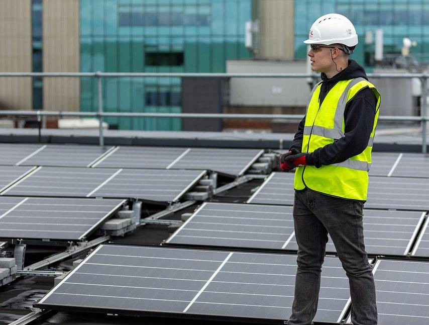 Entreprise spécialiste du lestage de panneaux solaires sur toiture plate à Chambéry et en Savoie